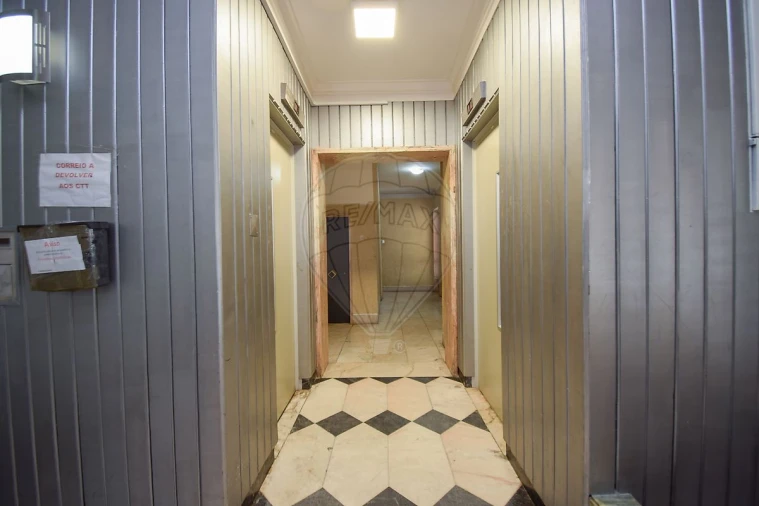 Apartamento T2 para Venda em Massamá e Monte Abraão Foto 11