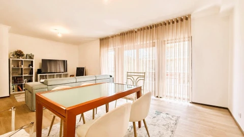 Apartamento T3 para Venda em Póvoa de Varzim, Beiriz e Argivai