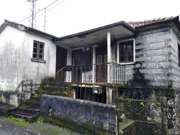 Moradia T3 para Venda em Revelhe