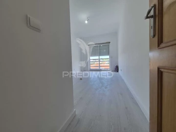Apartamento T2 para Venda em Laranjeiro e Feijó