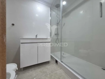 Apartamento T2 para Venda em Laranjeiro e Feijó