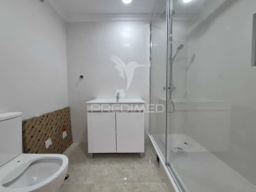 Apartamento T2 para Venda em Laranjeiro e Feijó