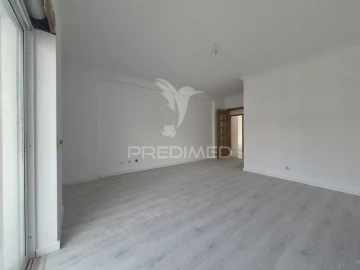 Apartamento T2 para Venda em Laranjeiro e Feijó
