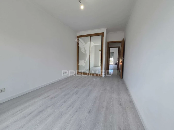 Apartamento T2 para Venda em Laranjeiro e Feijó Foto 18