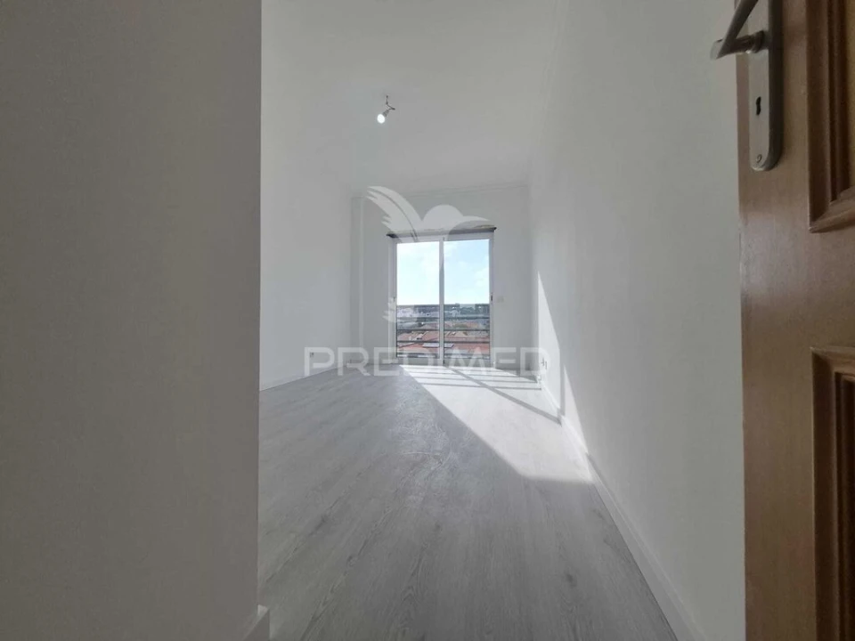 Apartamento T2 para Venda em Laranjeiro e Feijó Foto 14