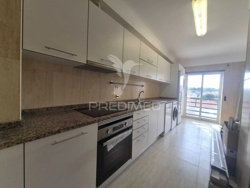 Apartamento T2 para Venda em Laranjeiro e Feijó Foto 1