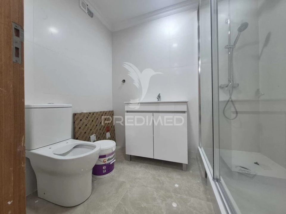 Apartamento T2 para Venda em Laranjeiro e Feijó Foto 11
