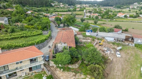 Moradia T3 para Venda em Arentim e Cunha
