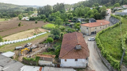 Moradia T3 para Venda em Arentim e Cunha