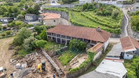 Moradia T3 para Venda em Arentim e Cunha