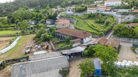 Moradia T3 para Venda em Arentim e Cunha