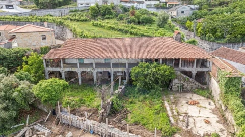 Moradia T3 para Venda em Arentim e Cunha