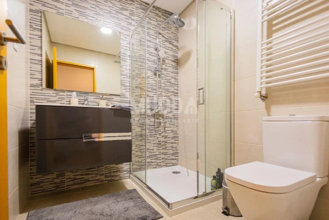 Apartamento T3 para Venda em Arrifana Foto 17