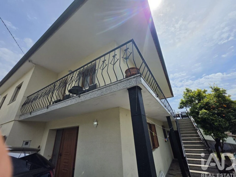 Moradia T5 para Venda em Sago, Lordelo e Parada Foto 3