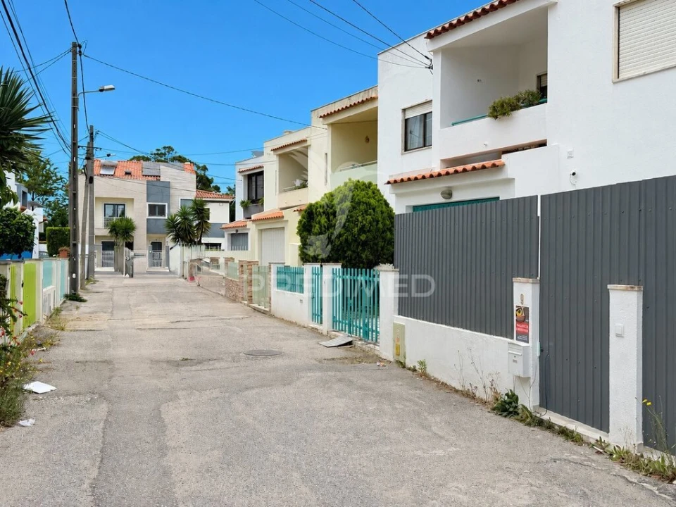 Moradia T4 para Venda em Charneca de Caparica e Sobreda Foto 7