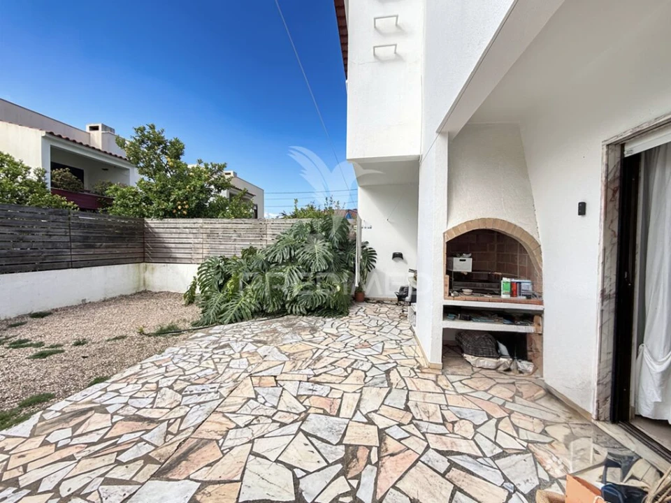 Moradia T4 para Venda em Charneca de Caparica e Sobreda Foto 10