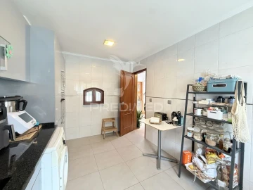 Moradia T4 para Venda em Charneca de Caparica e Sobreda
