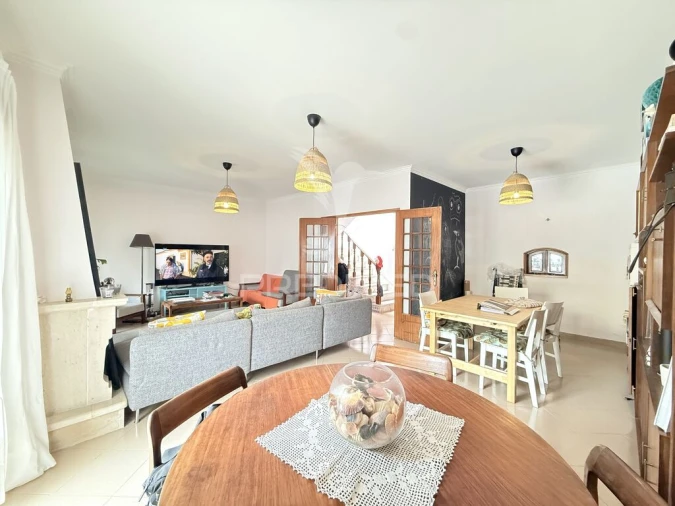 Moradia T4 para Venda em Charneca de Caparica e Sobreda Foto 2