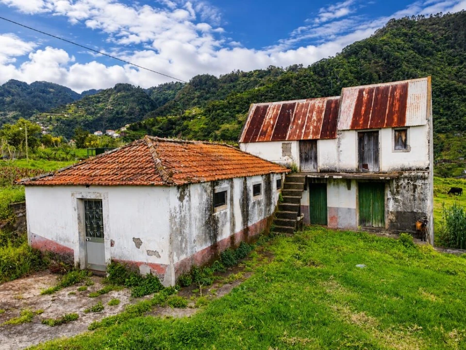 Moradia T3 para Venda em São Roque do Faial Foto 1