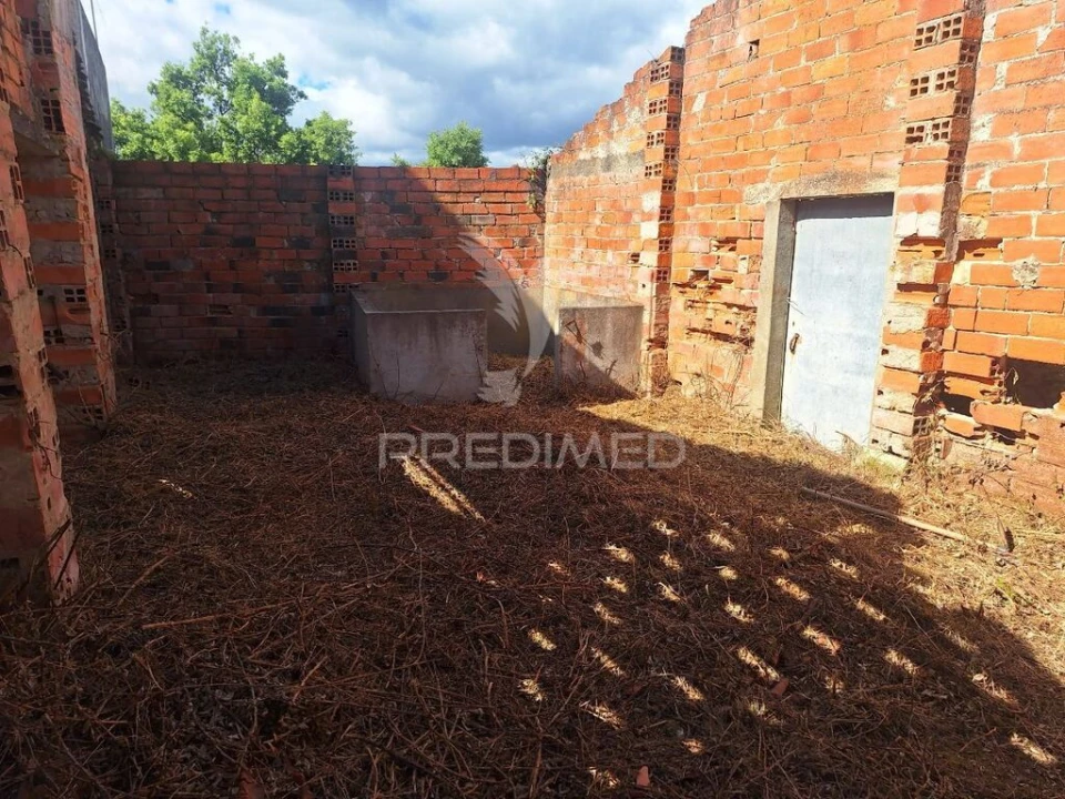 Moradia T3 para Venda em Alcanede Foto 9