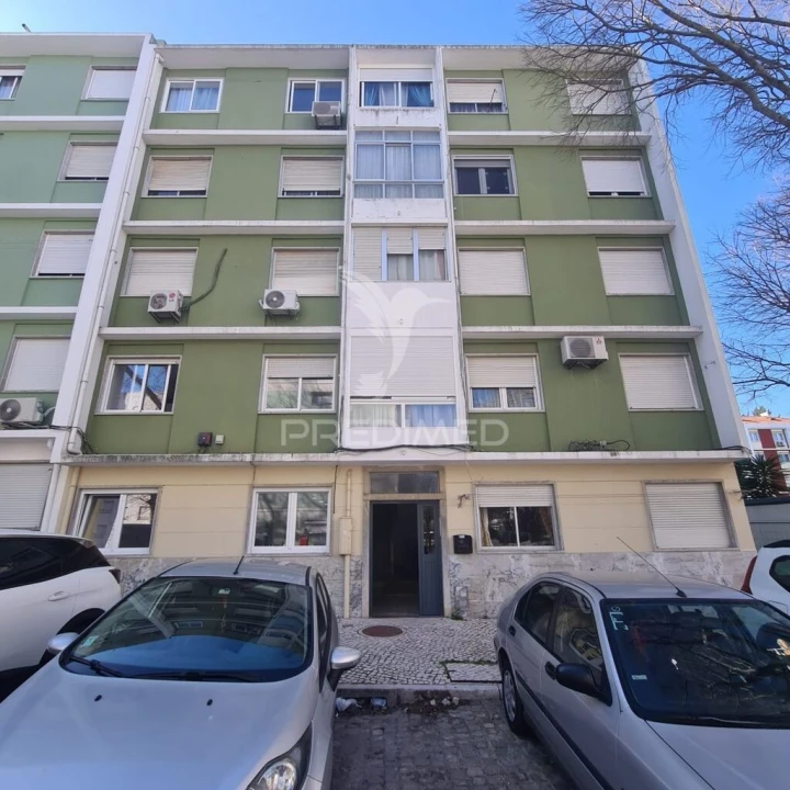 Apartamento T2 para Venda em Benfica Foto 5