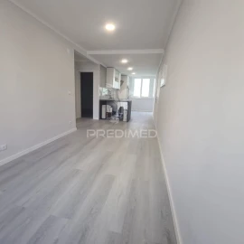 Apartamento T2 para Venda em Benfica