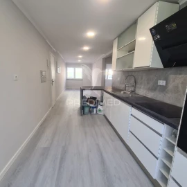 Apartamento T2 para Venda em Benfica