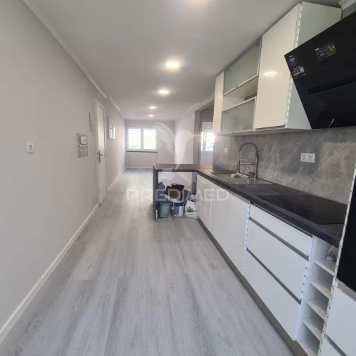 Apartamento T2 para Venda em Benfica