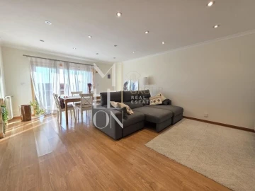Apartamento T2 para Venda em Mafamude e Vilar do Paraíso
