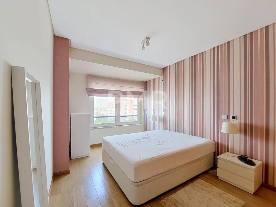 Apartamento T1 para Arrendamento em Lumiar Foto 8