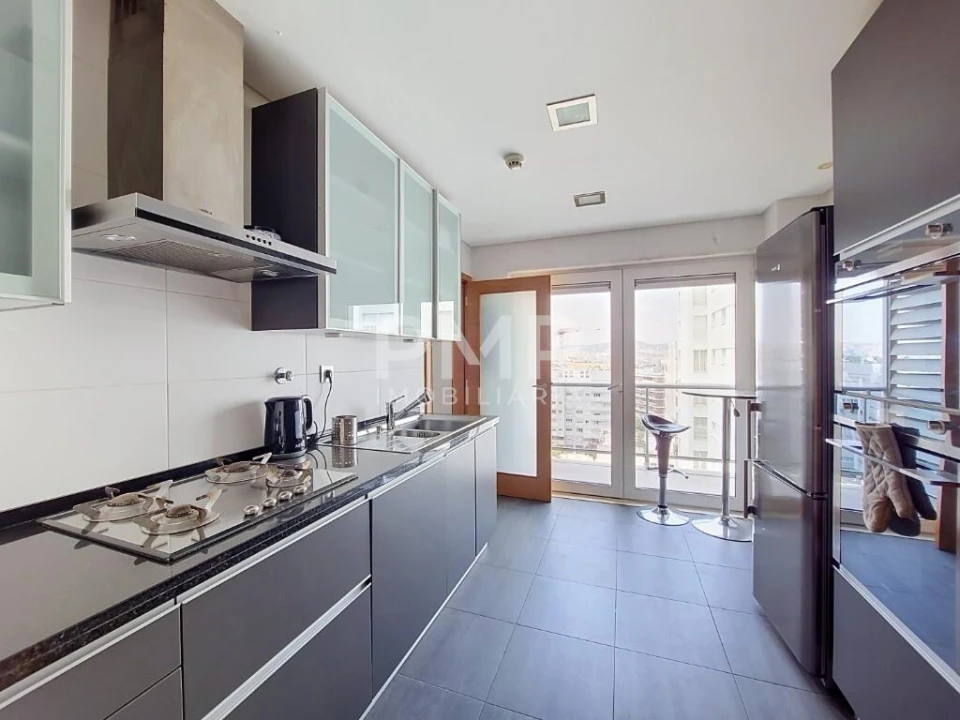 Apartamento T1 para Arrendamento em Lumiar Foto 1