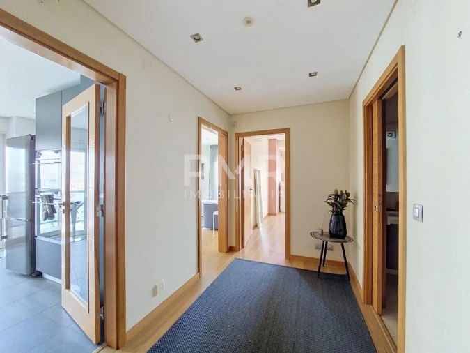 Apartamento T1 para Arrendamento em Lumiar Foto 5