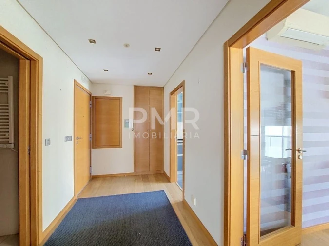 Apartamento T1 para Arrendamento em Lumiar Foto 12