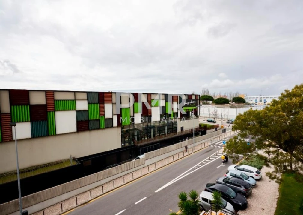Apartamento T1 para Arrendamento em Lumiar Foto 16