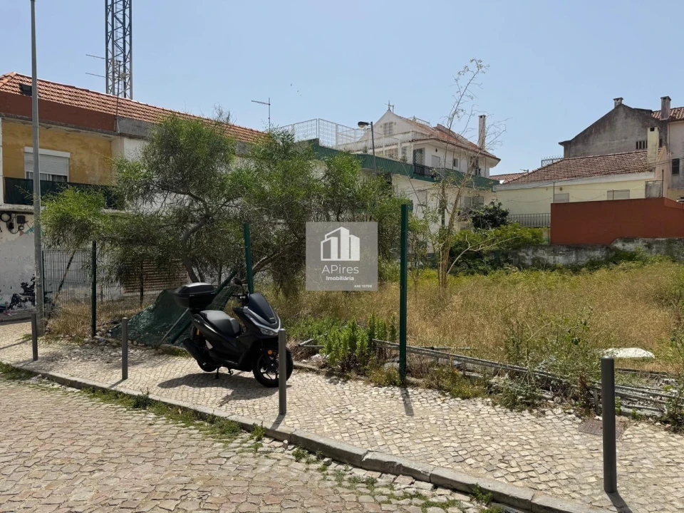 Terreno para Venda em Costa da Caparica Foto 18