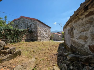 Moradia T2 para Venda em Vila Chã (São João Baptista e Santiago)