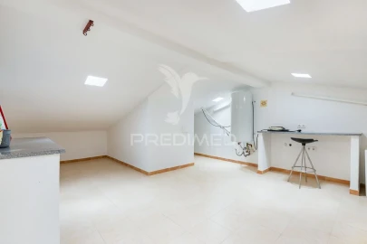 Moradia T6 para Venda em Urra