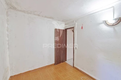 Moradia T4 para Venda em Angra (Nossa Senhora da Conceição)