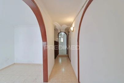 Moradia T4 para Venda em Angra (Nossa Senhora da Conceição)