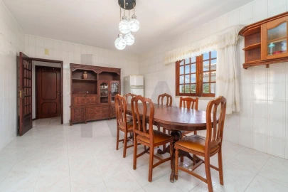 Moradia T5 para Venda em Loule (São Sebastião)
