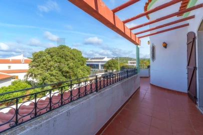 Moradia T5 para Venda em Loule (São Sebastião)