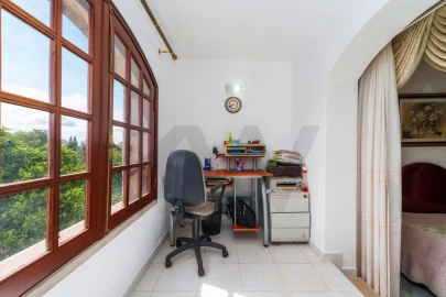 Moradia T5 para Venda em Loule (São Sebastião)
