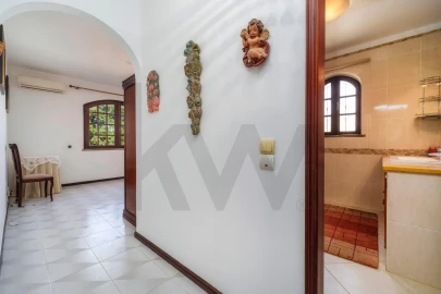 Moradia T5 para Venda em Loule (São Sebastião)