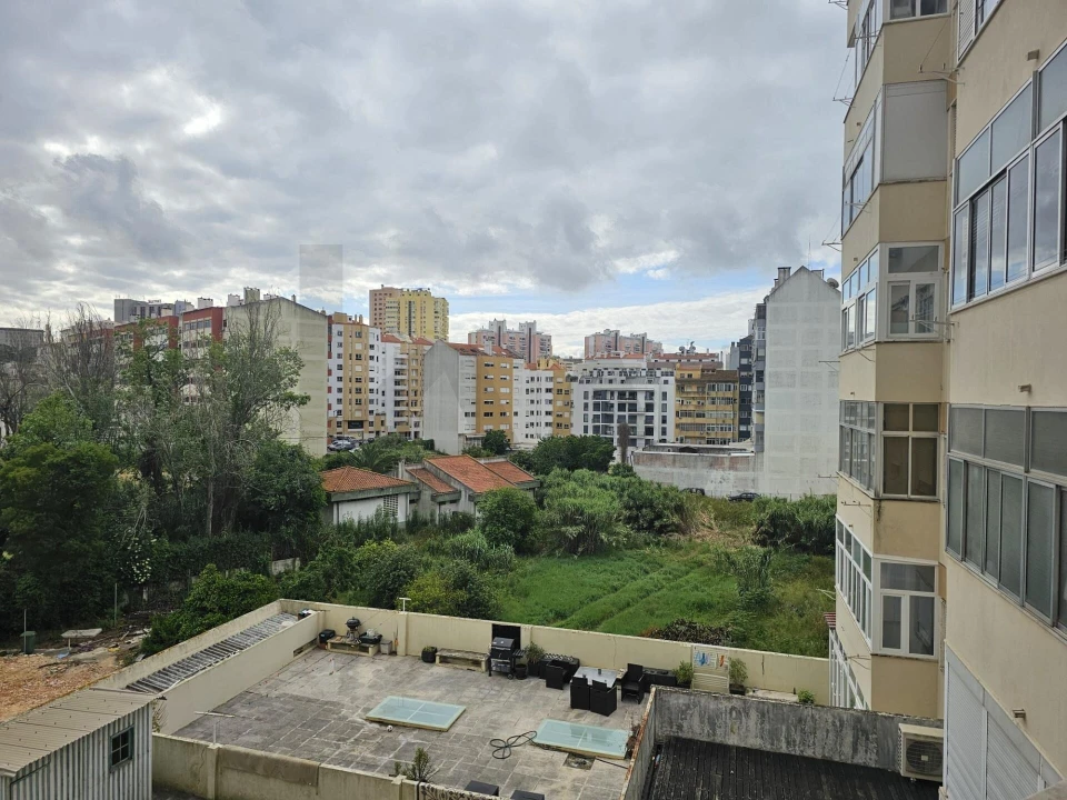 Apartamento T3 para Venda em São Domingos de Benfica Foto 14