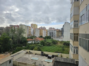 Apartamento T3 para Venda em São Domingos de Benfica