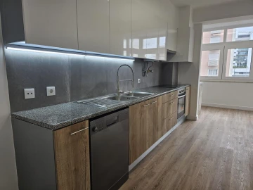 Apartamento T3 para Venda em São Domingos de Benfica
