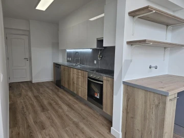Apartamento T3 para Venda em São Domingos de Benfica