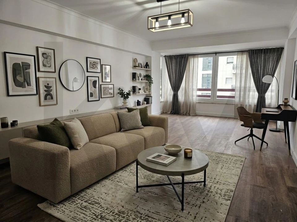 Apartamento T3 para Venda em São Domingos de Benfica Foto 1