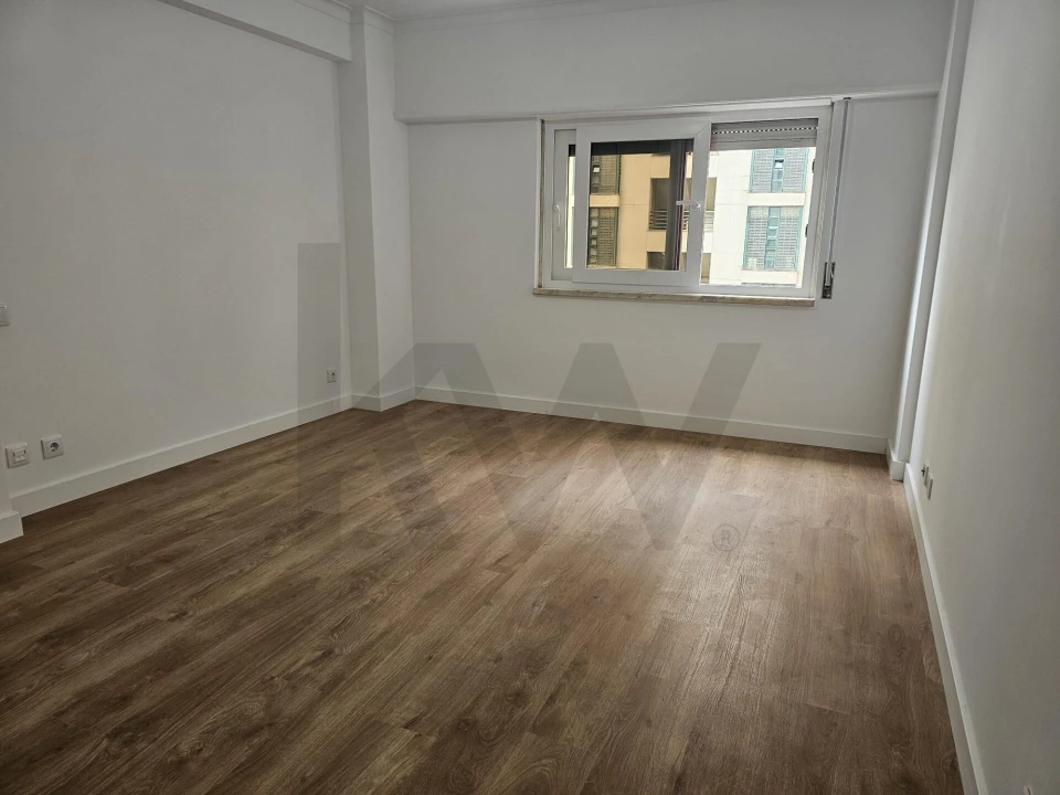 Apartamento T3 para Venda em São Domingos de Benfica Foto 17