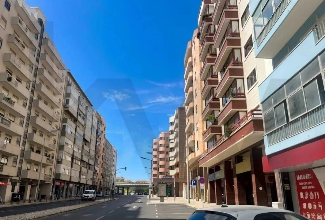 Apartamento T3 para Venda em São Domingos de Benfica Foto 21